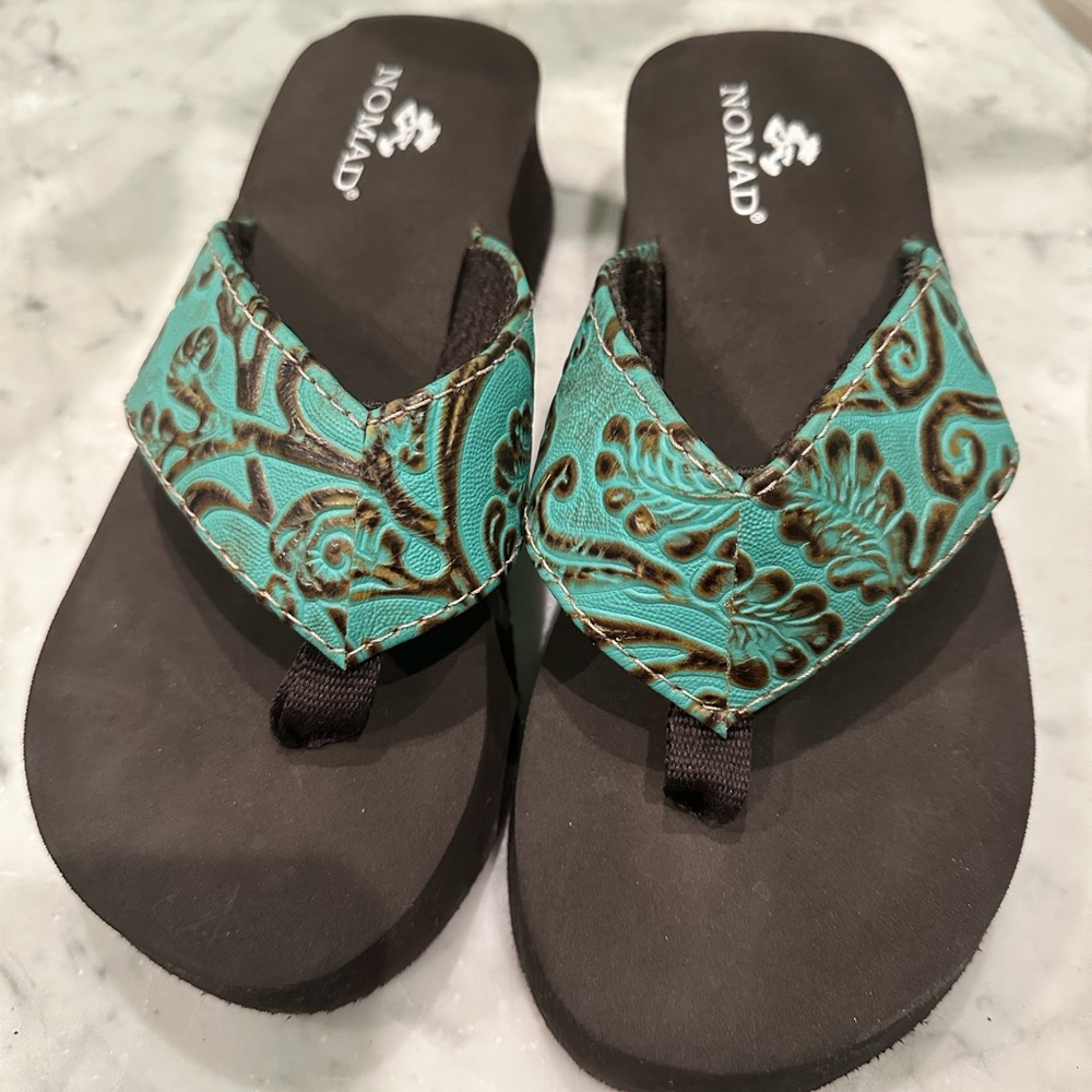 Tooled leather flipflops